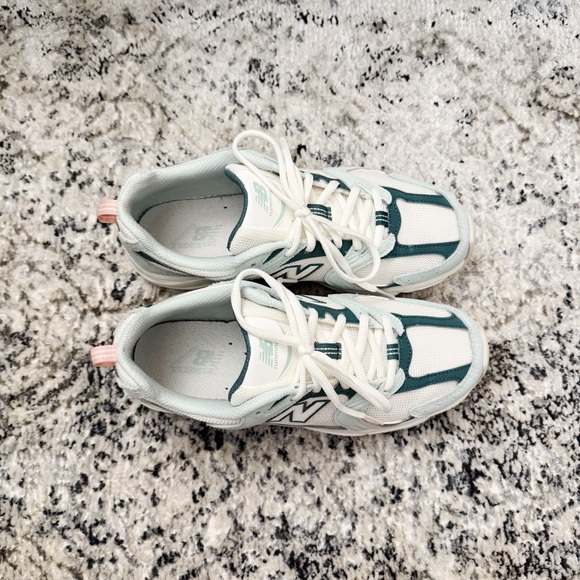 New Balance X Calia 530 Sneakers in Green/Pink - Picture 4 of 7